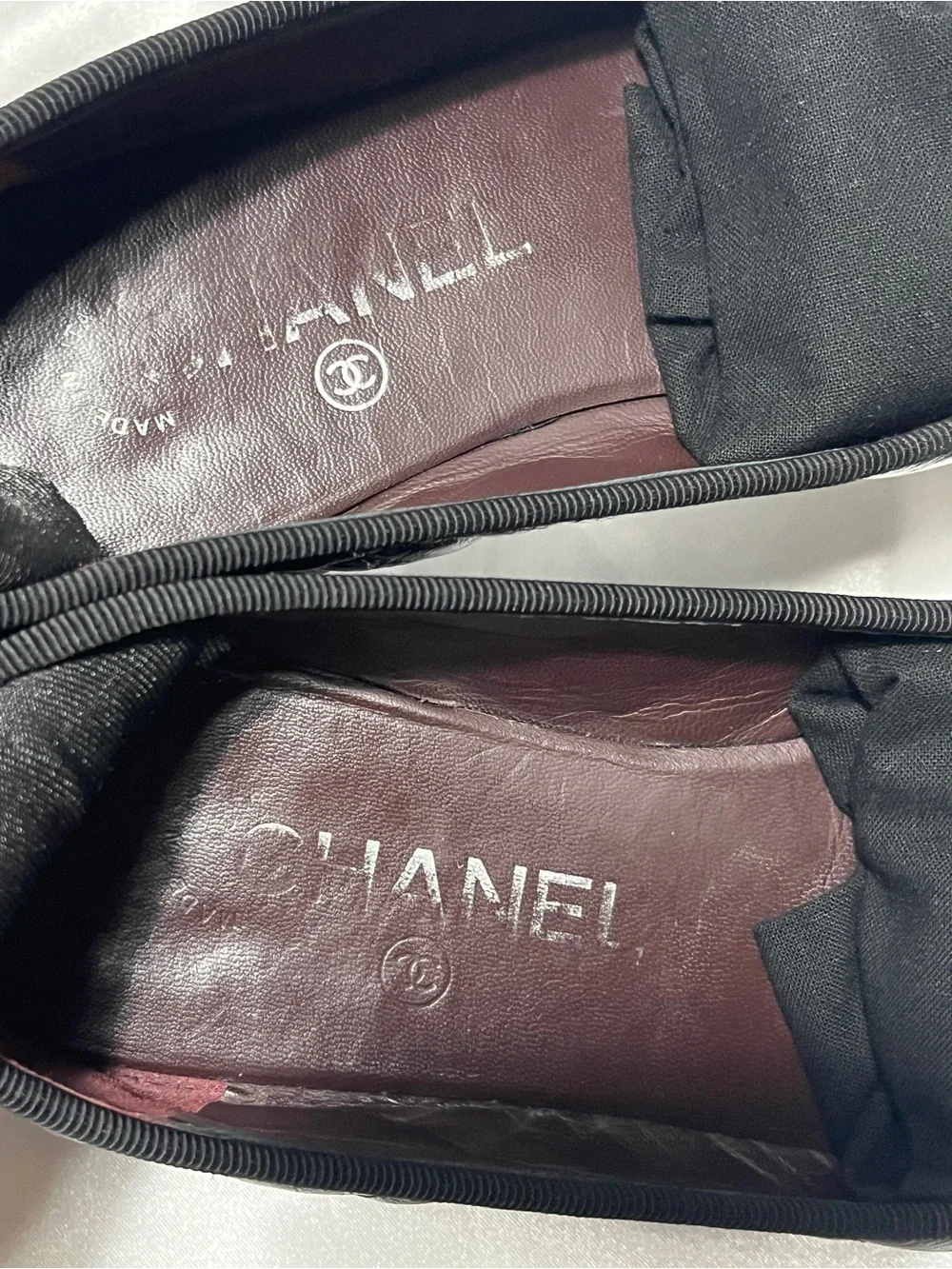 CHANEL Black Quilted Leather CC Logo Ballet Flats